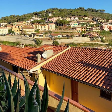 Capoliveri Appartamento Panoramico Con Terrazzo מראה חיצוני תמונה