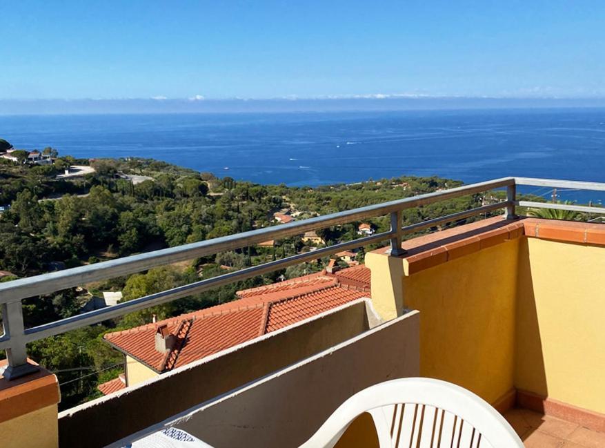 Capoliveri Appartamento Panoramico Con Terrazzo מראה חיצוני תמונה